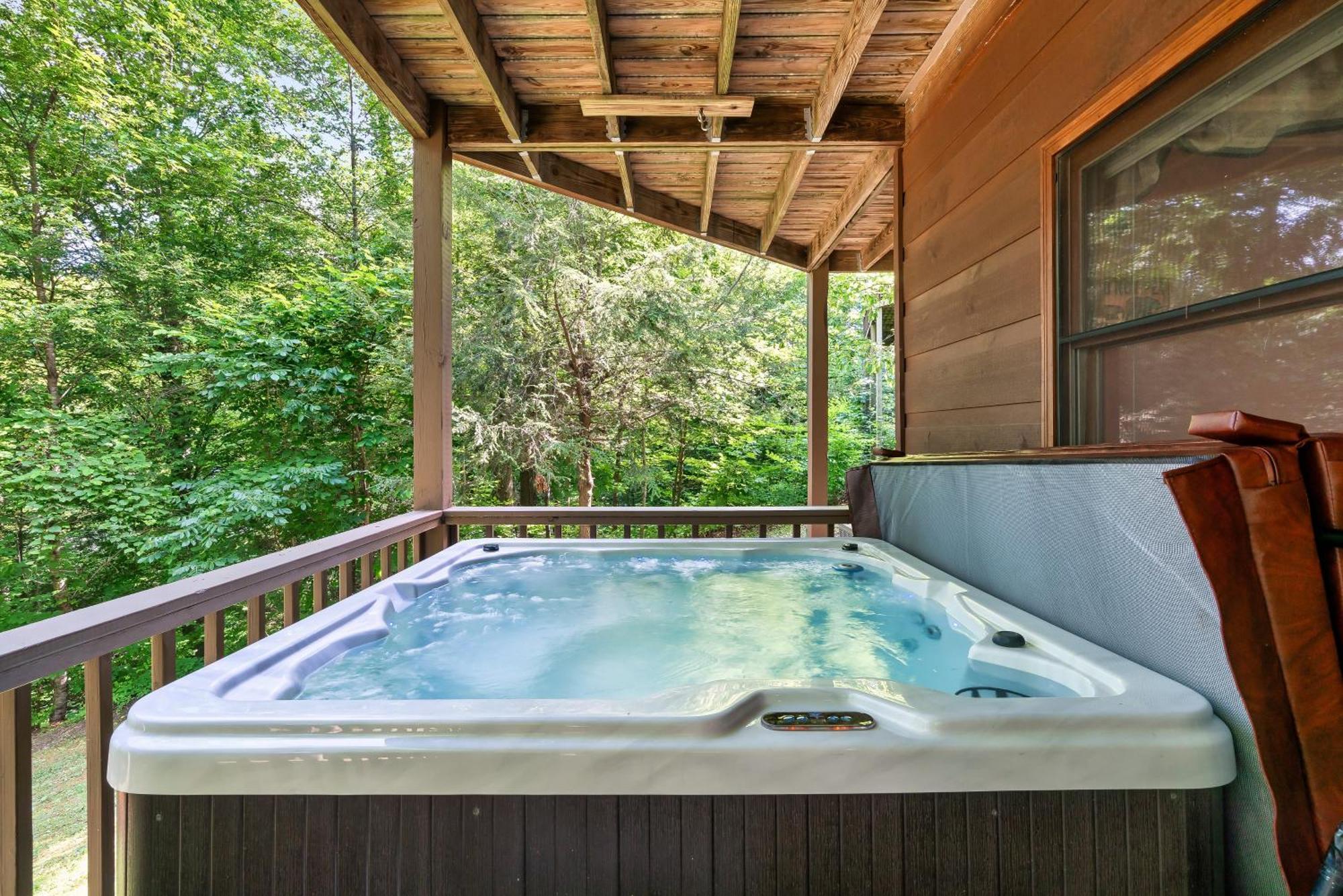 Peaceful Family Cabin With Hot Tub, Game Room, & More! Севьервилл Экстерьер фото