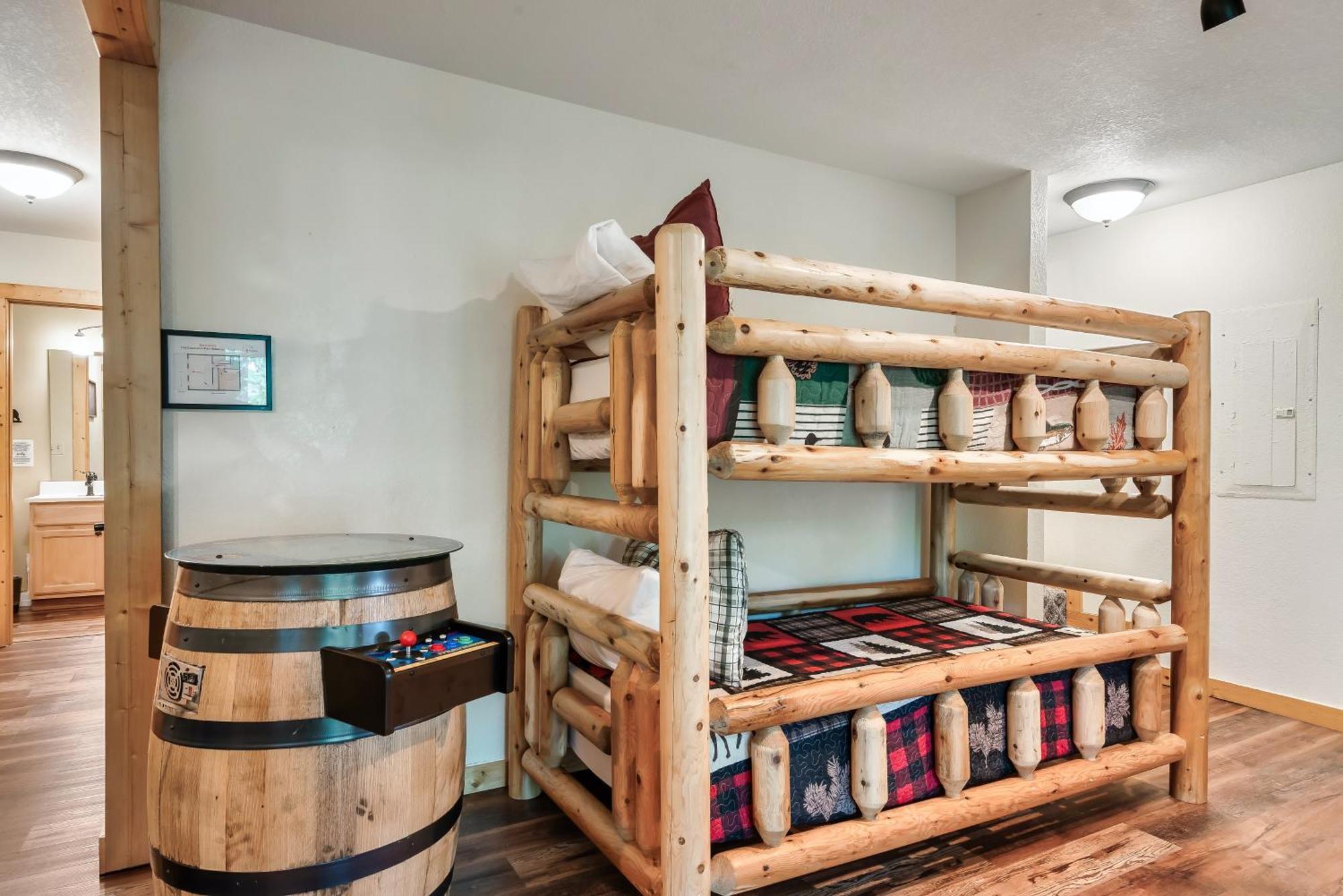 Peaceful Family Cabin With Hot Tub, Game Room, & More! Севьервилл Экстерьер фото