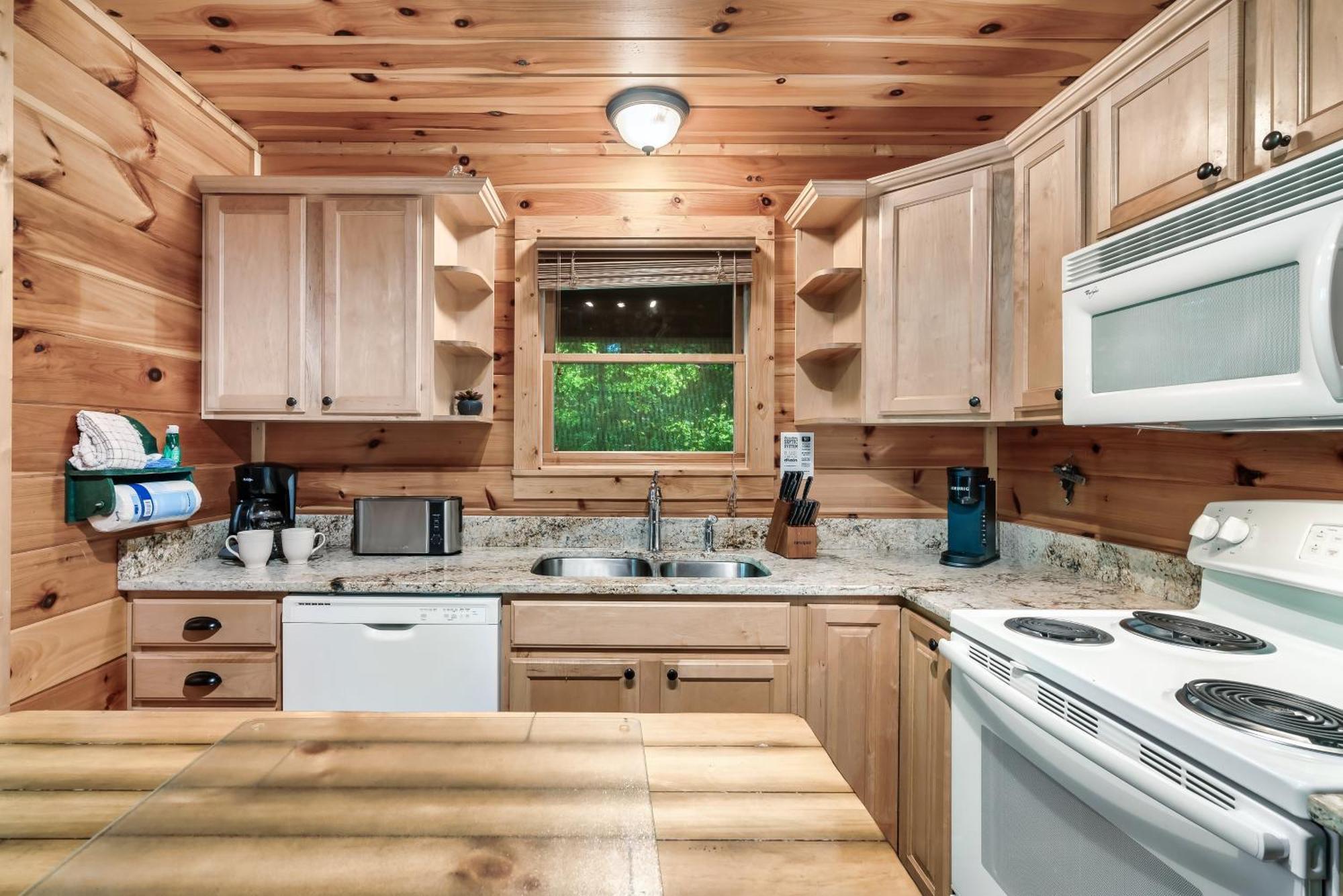 Peaceful Family Cabin With Hot Tub, Game Room, & More! Севьервилл Экстерьер фото